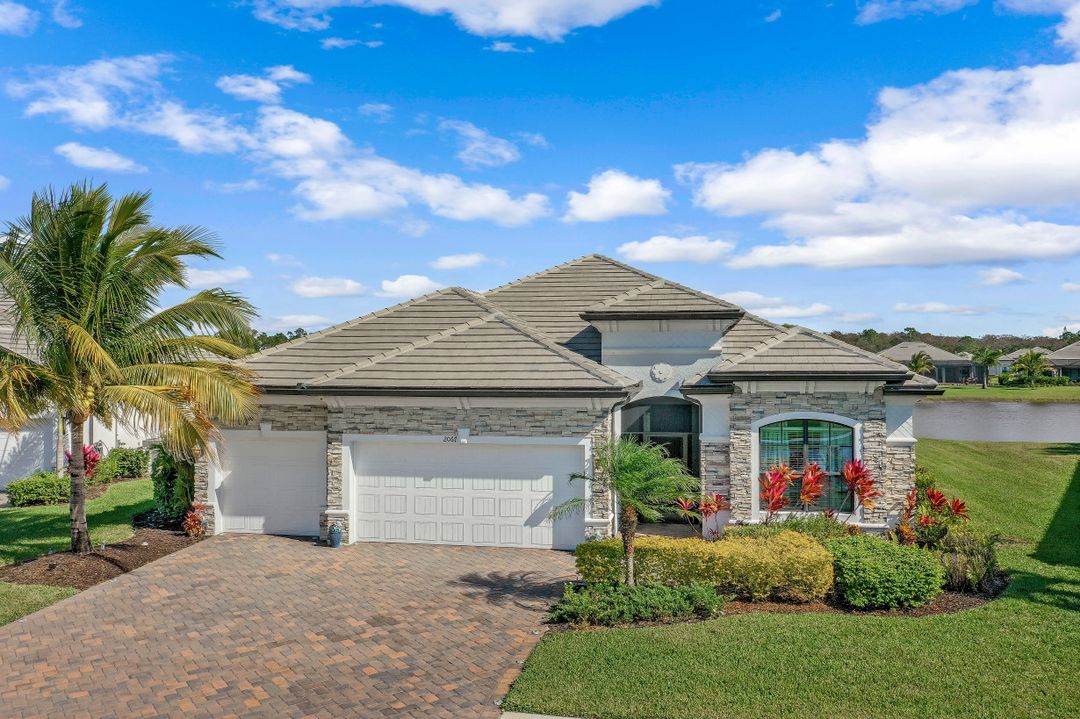 2067 Antigua Ln, Naples, FL 34120