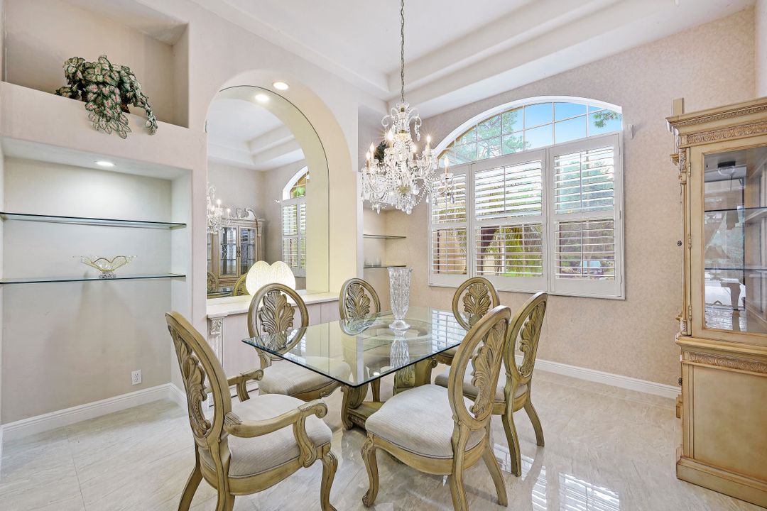 6881 Bottlebrush Ln, Naples, FL 34109