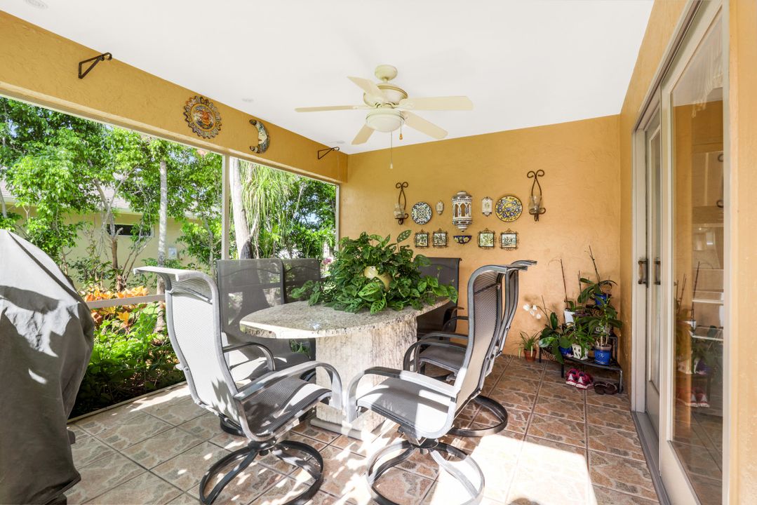 27011 Homewood Dr, Bonita Springs, FL 34135