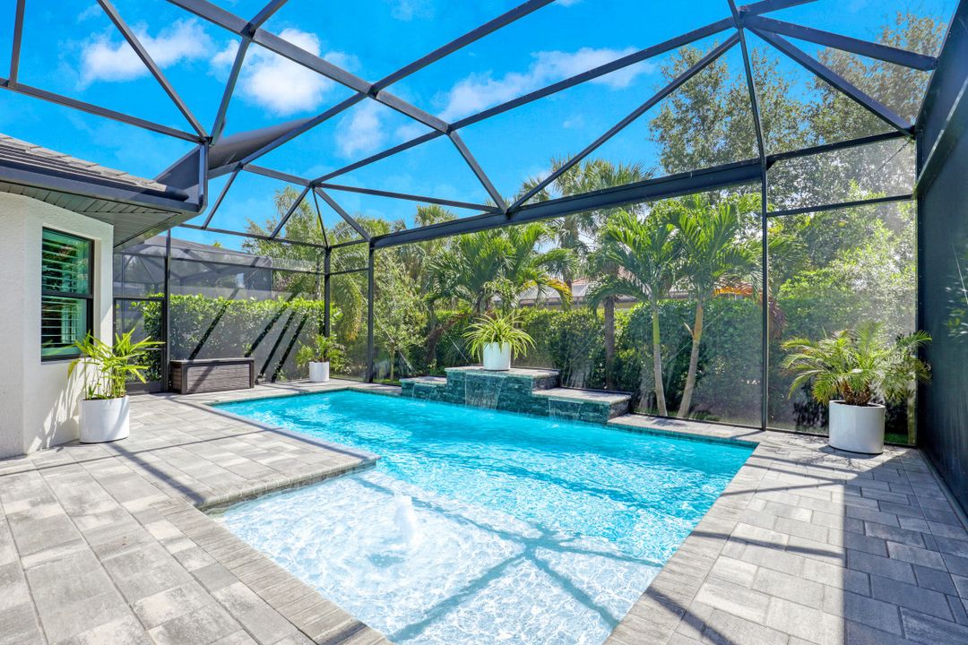 10086 Palazzo Dr, Naples, FL 34119