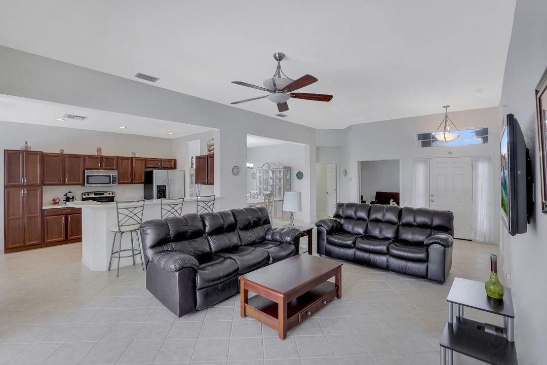 2632 Maraval Ct, Cape Coral, FL 33991