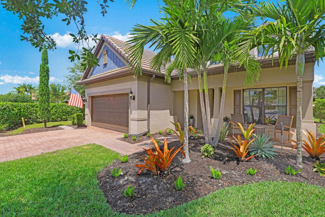 16083 Camden Lakes Cir, Naples, FL 34110