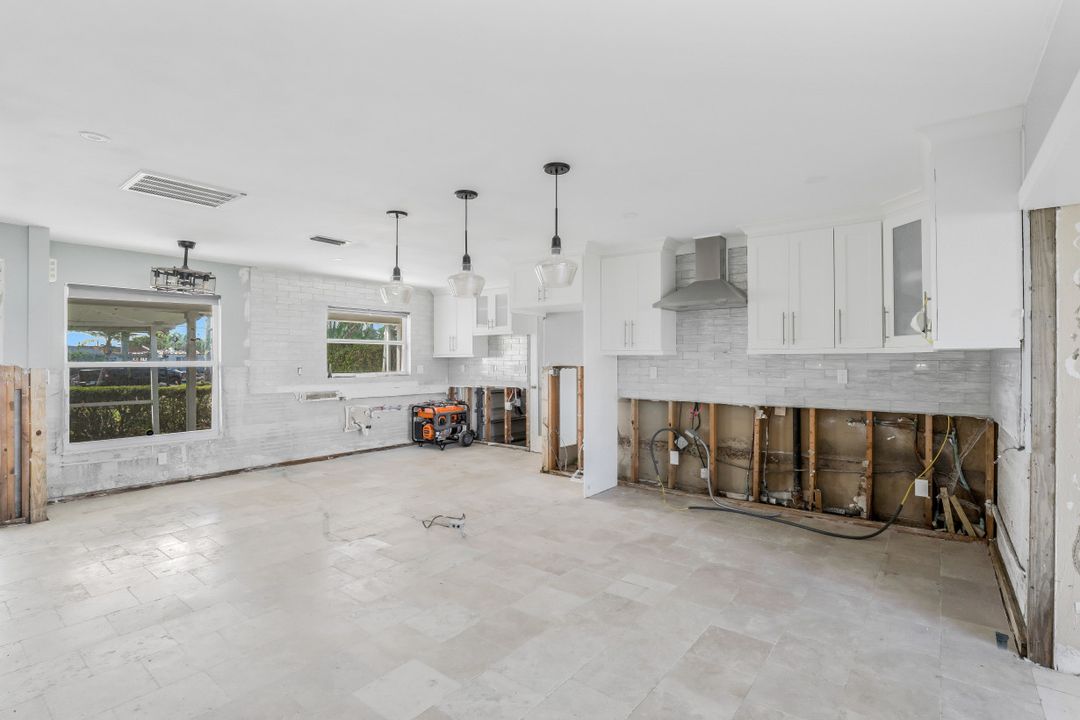 229 Bayshore Dr, Cape Coral, FL 33904