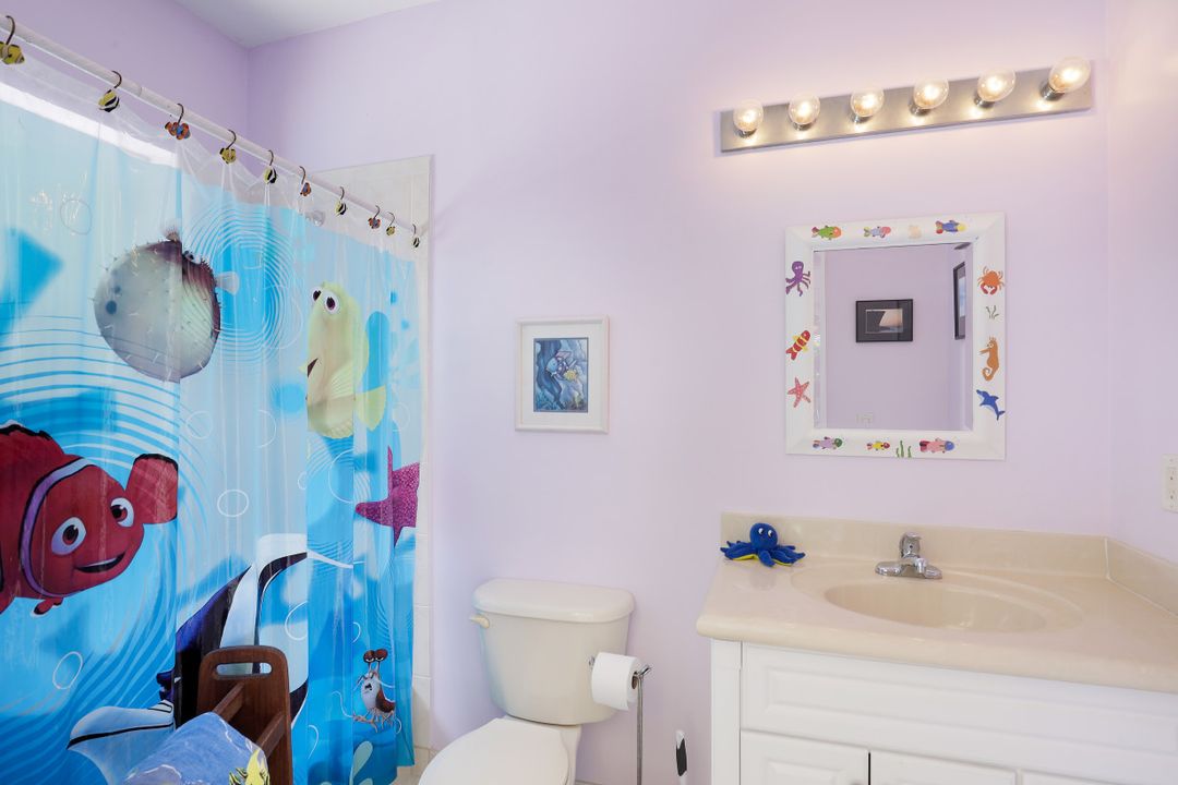 1886 Hidden Trail Ln, Weston, FL 33327