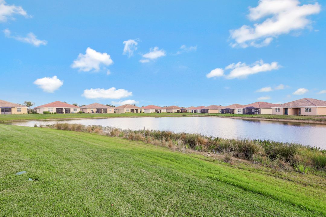 2026 Tamarron Ln, Naples, FL 34120