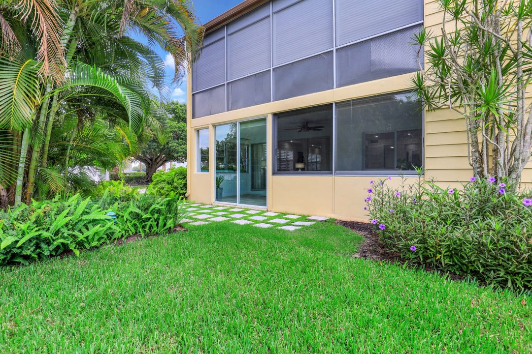 820 Ketch Dr #1, Naples, FL 34103