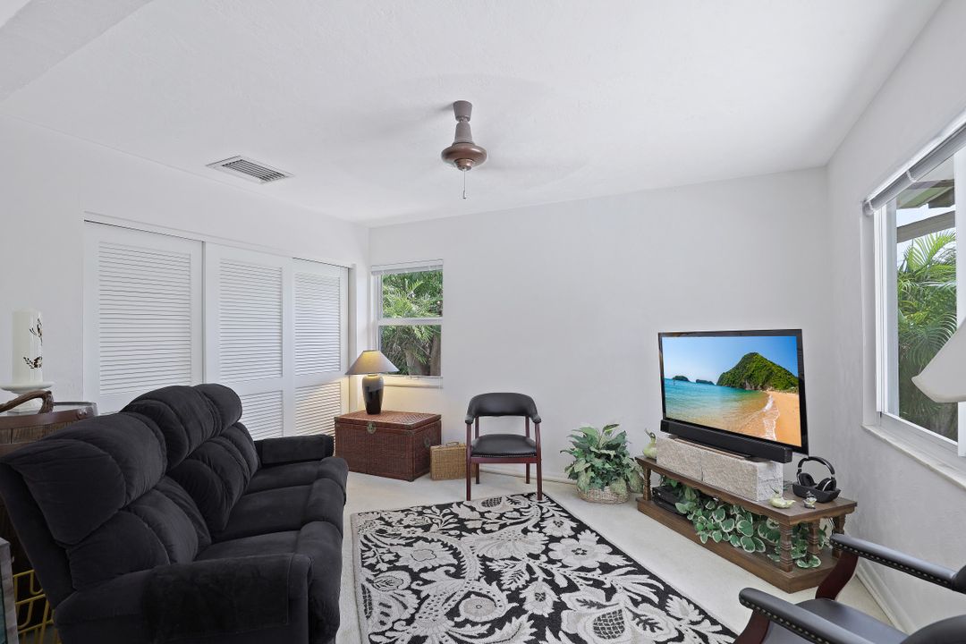 568 Nassau Rd, Marco Island, FL 34145