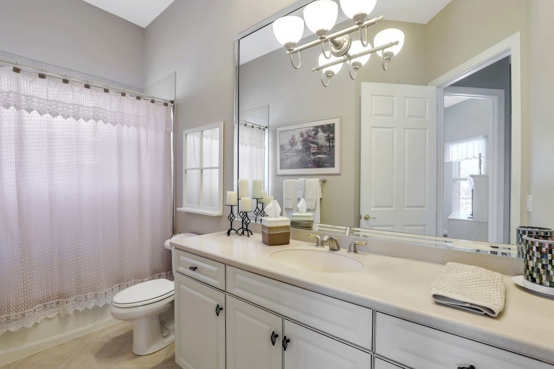 10259 Avonleigh Dr, Bonita Springs, FL 34135