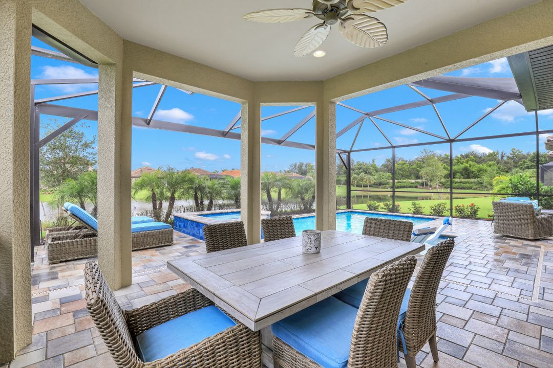 8673 Dilillo Ct, Naples, FL 34119