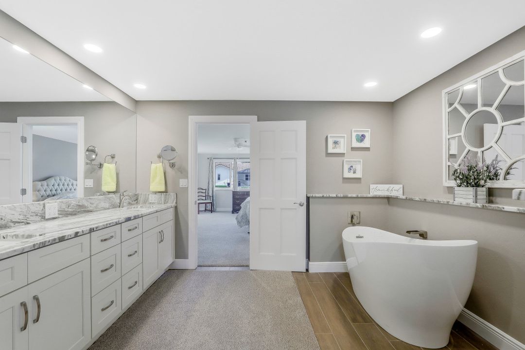 166 Hollyhock Ct, Marco Island, FL 34145