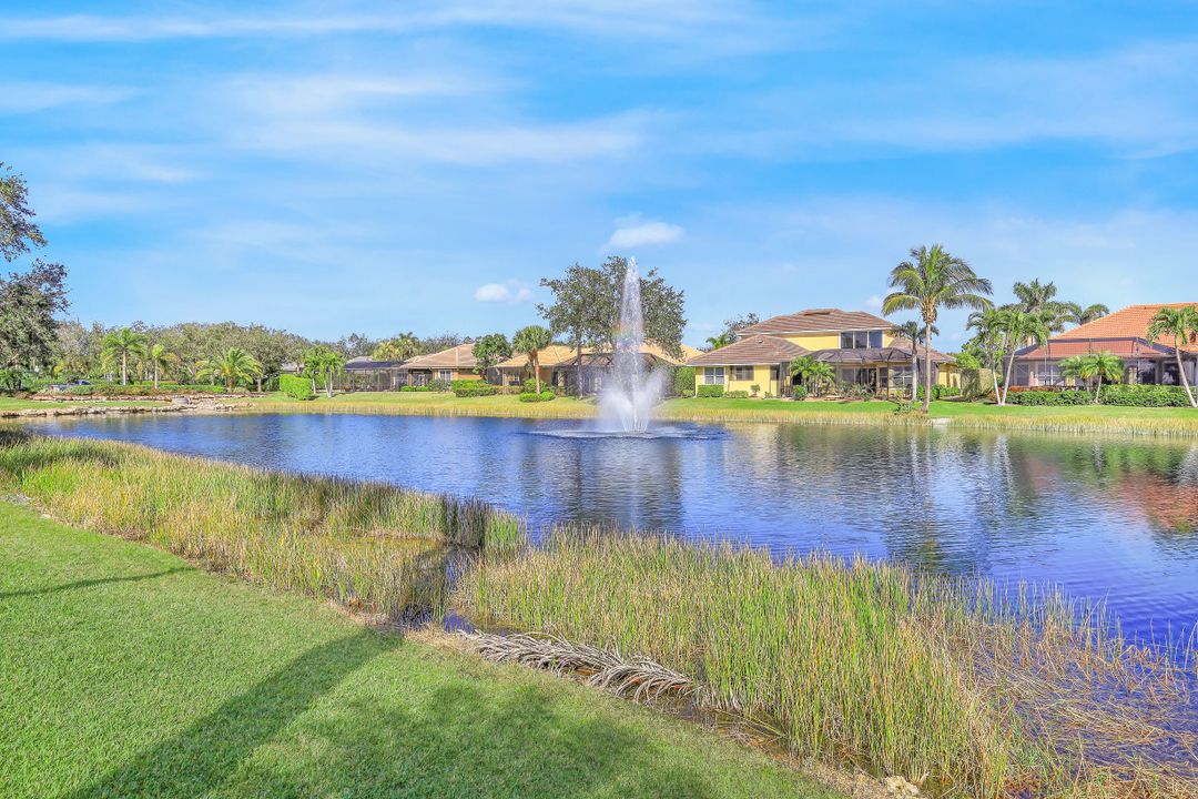 4899 Rustic Oaks Cir, Naples, FL 34105