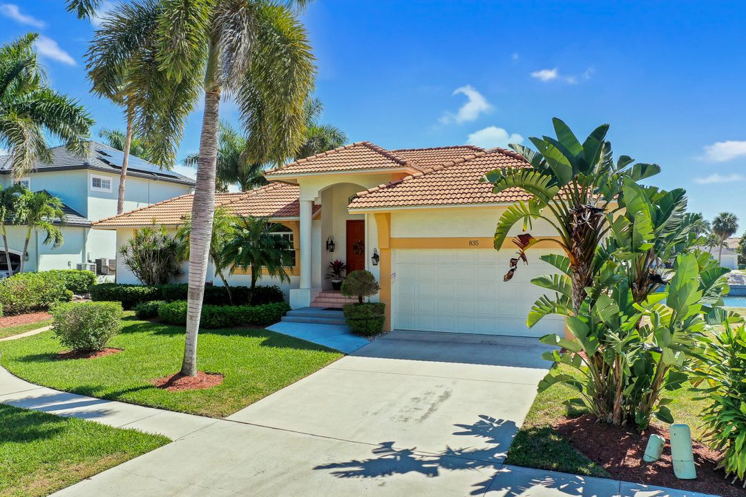 835 Saturn Ct, Marco Island, FL 34145