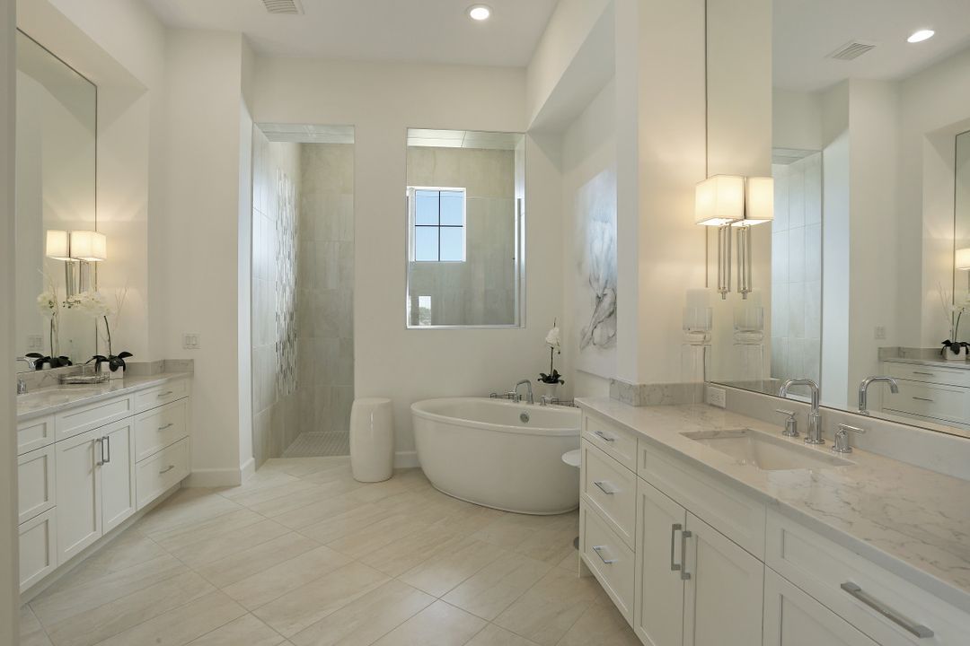 6035 Plana Cays Dr, Naples, FL 34113