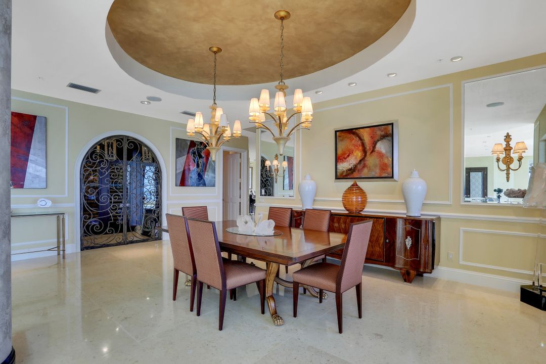 81 Seagate Dr #2001, Naples, FL 34103