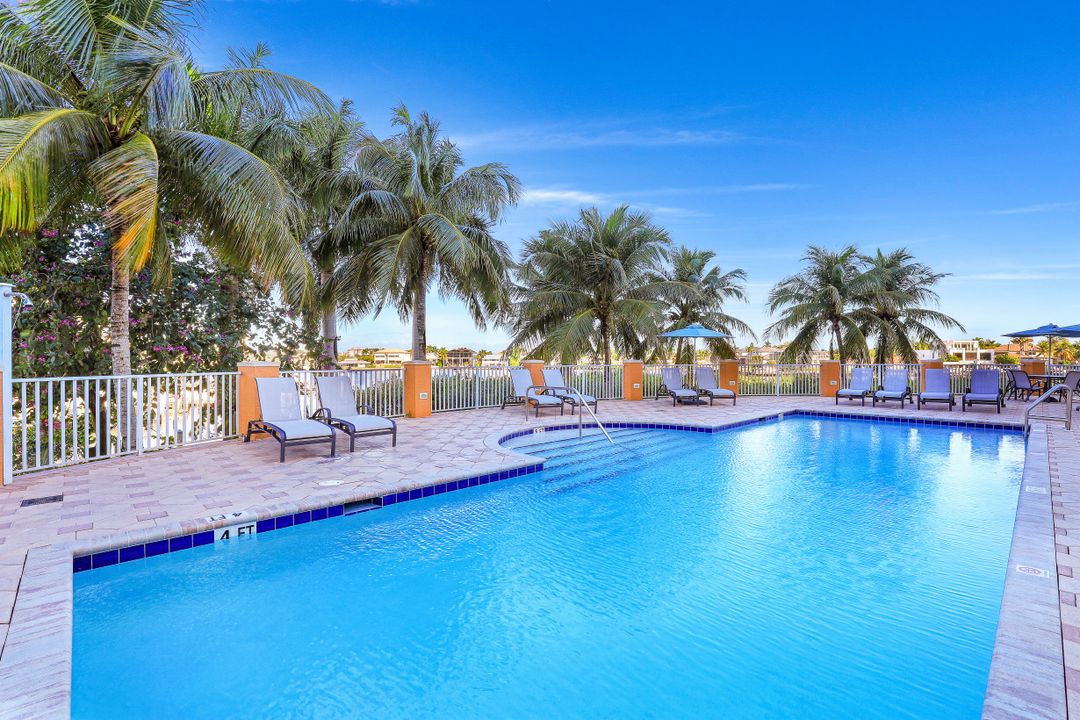 400 Flagship Dr #306, Naples, FL 34108