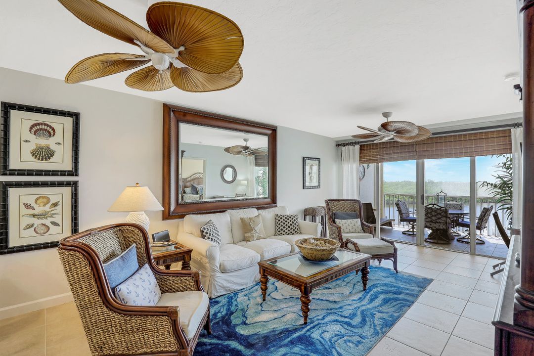 13105 Vanderbilt Dr #408, Naples, FL 34110