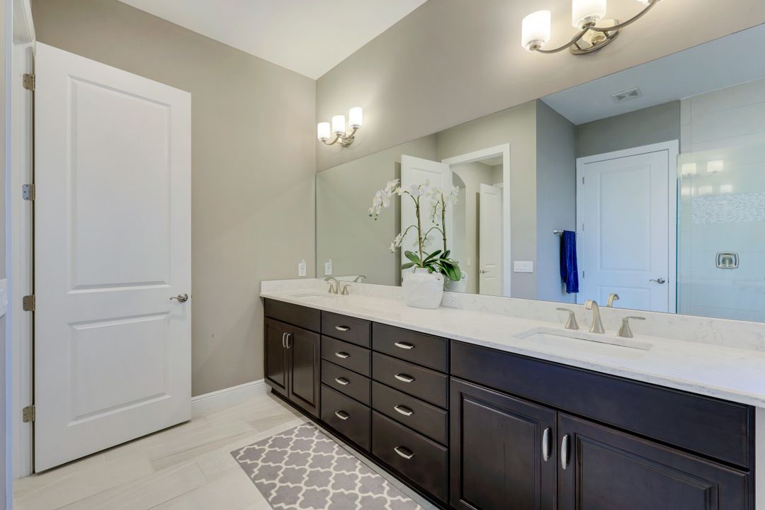 11866 White Stone Dr, Fort Myers, FL 33913