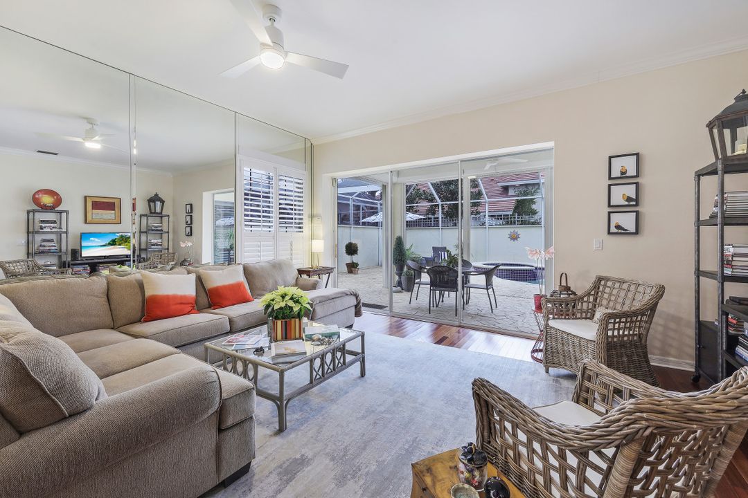 2208 Paget Cir, Naples, FL 34112