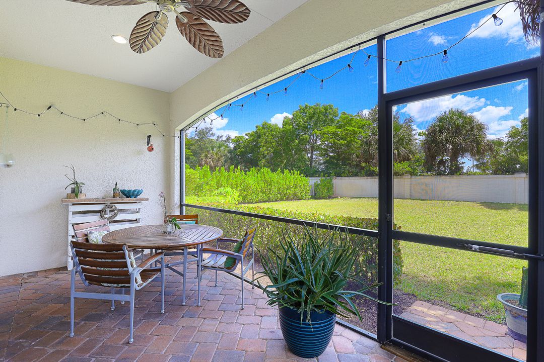 13484 Cambridge Ln, Naples, FL 34109