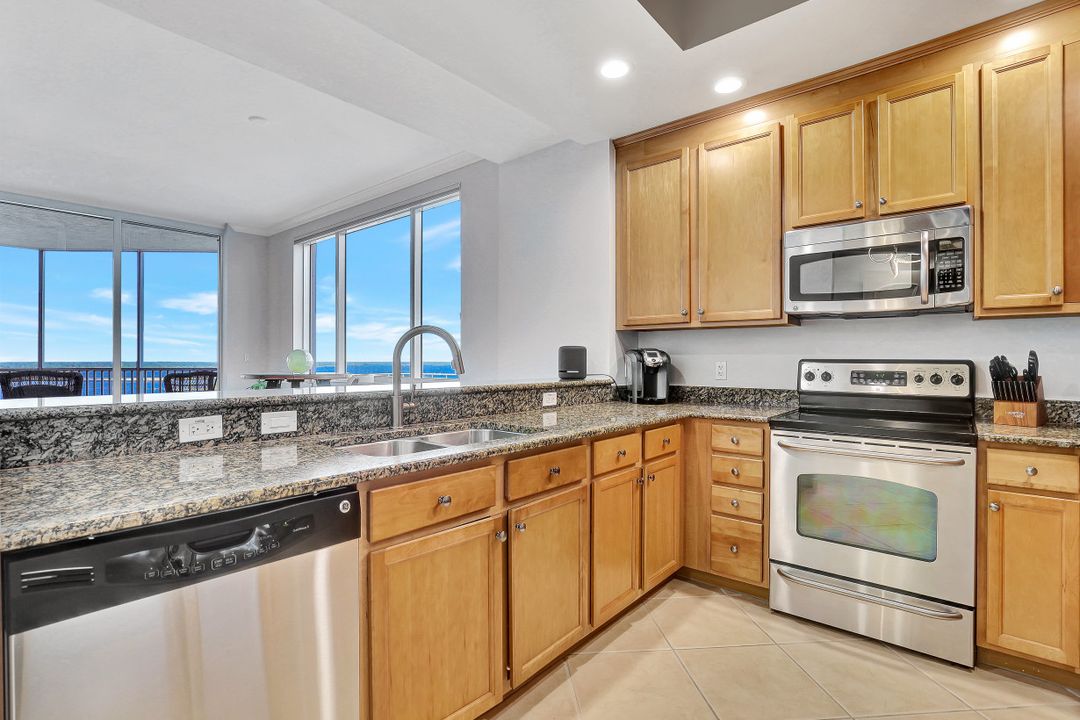 2090 W First St, Fort Myers, FL 33901