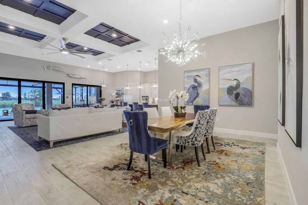 9610 Everglades Dr, Naples, FL 34120