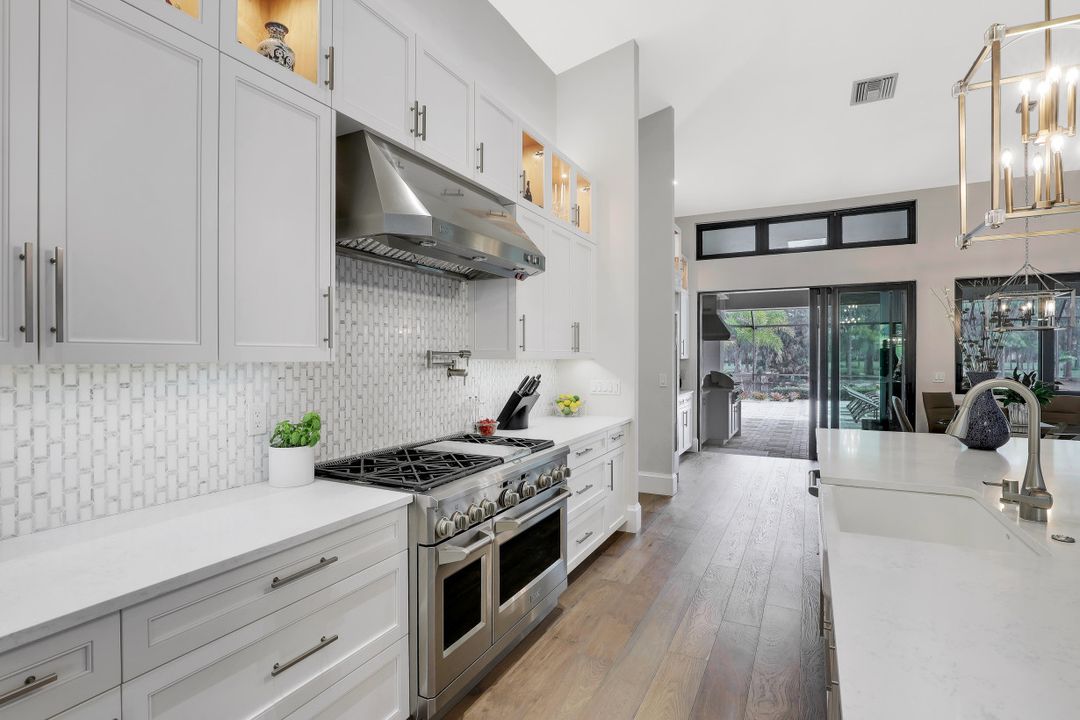 4501 Silver Fox Dr, Naples, FL 34119