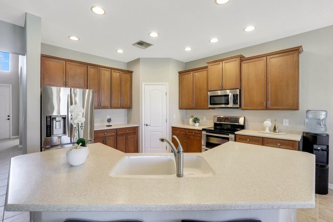 12494 Country Day Cir, Fort Myers, FL 33913