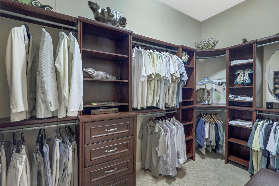 9017 Quarry Dr, Naples, FL 34120