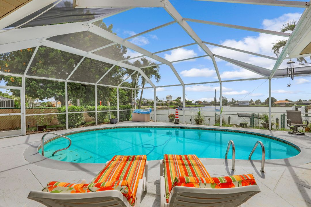 28 SE 12th Ave, Cape Coral, FL 33990