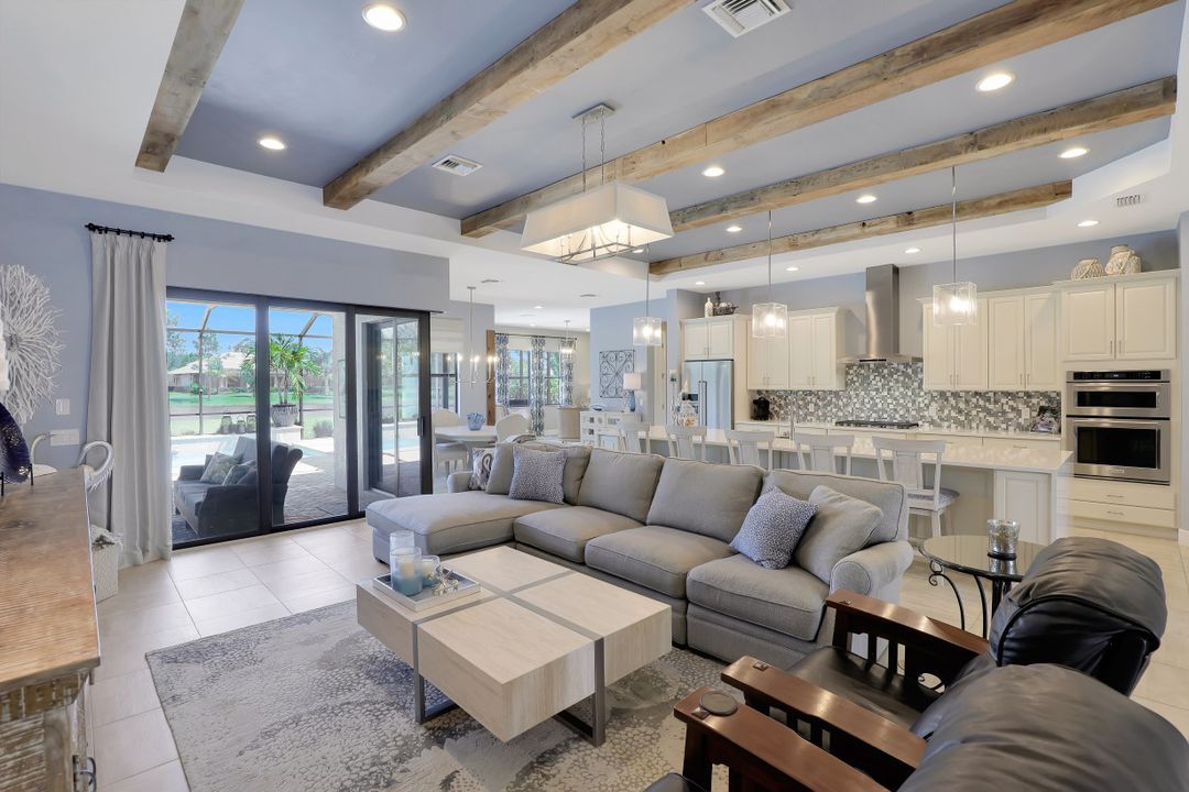 2155 Antigua Ln, Naples, FL 34120