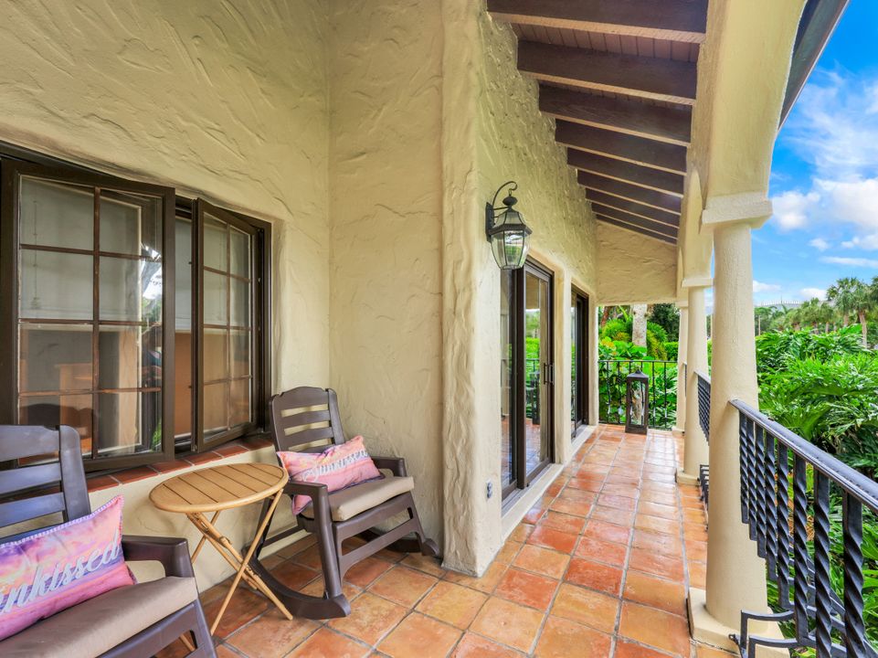 5850 Pelican Bay Blvd, Naples, FL 34108