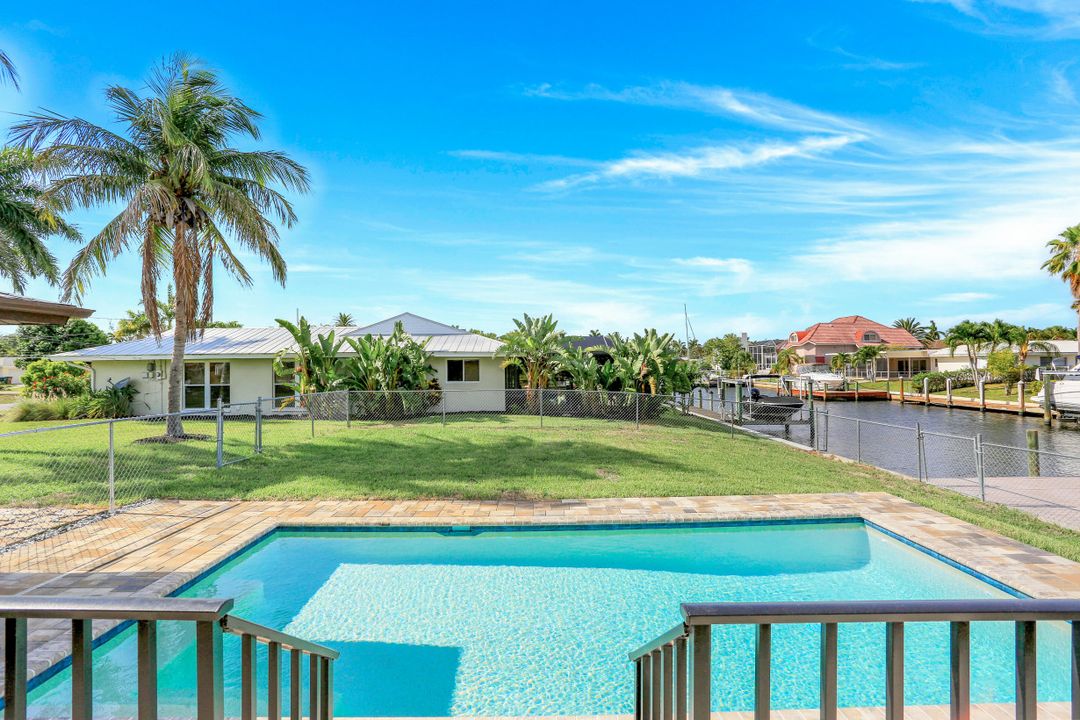 5811 SW 1st Pl, Cape Coral, FL 33914