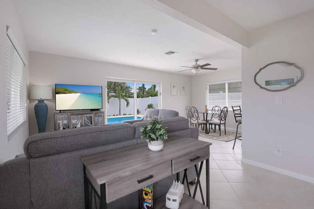 701 93rd Ave N, Naples, FL 34108