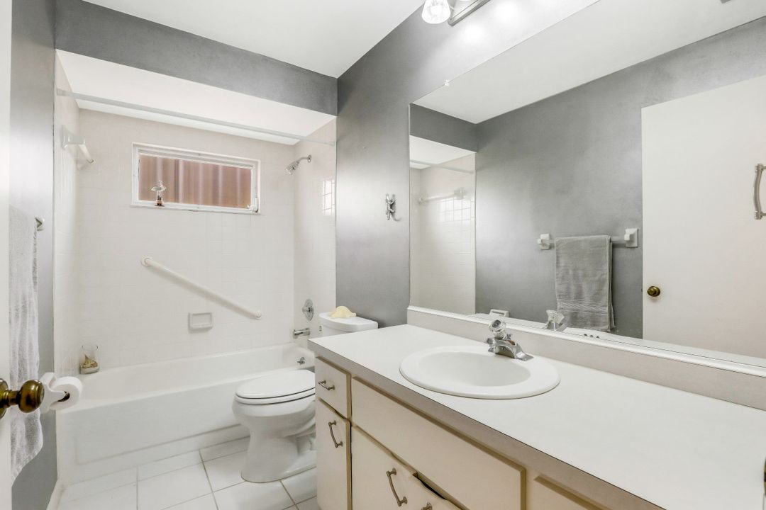 11640 Spinnaker Way, Fort Myers, FL 33908