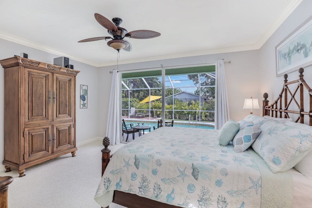 557 96th Ave N, Naples, FL 34108