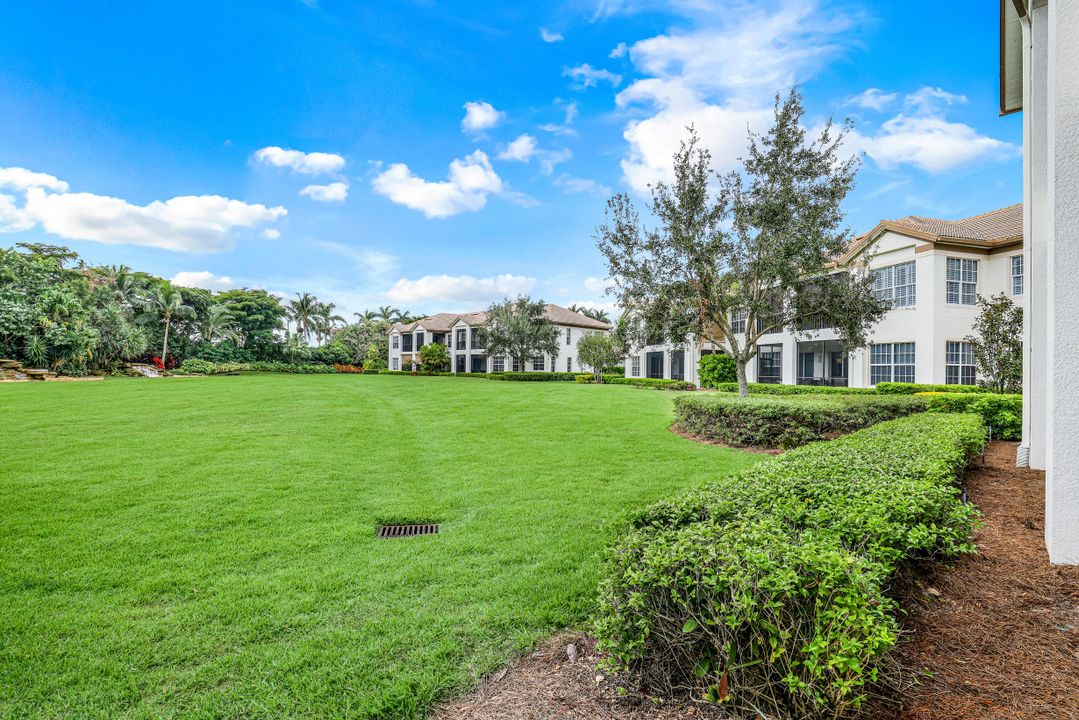 8036 Players Cove Dr #3-102, Naples, FL 34113