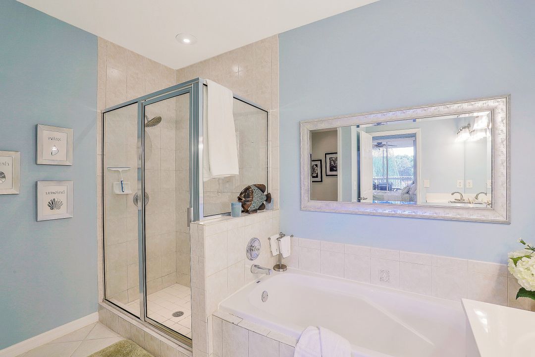 2120 Cay Lagoon Dr #223, Naples, FL 34109