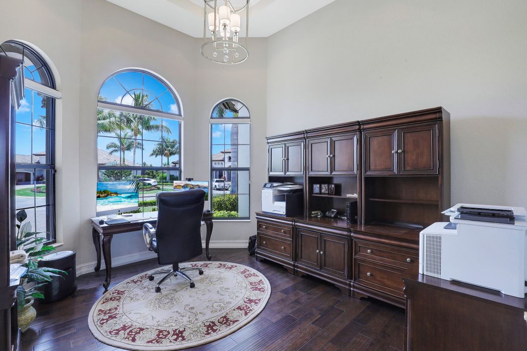 6587 Barbera Ln, Naples, FL 34113