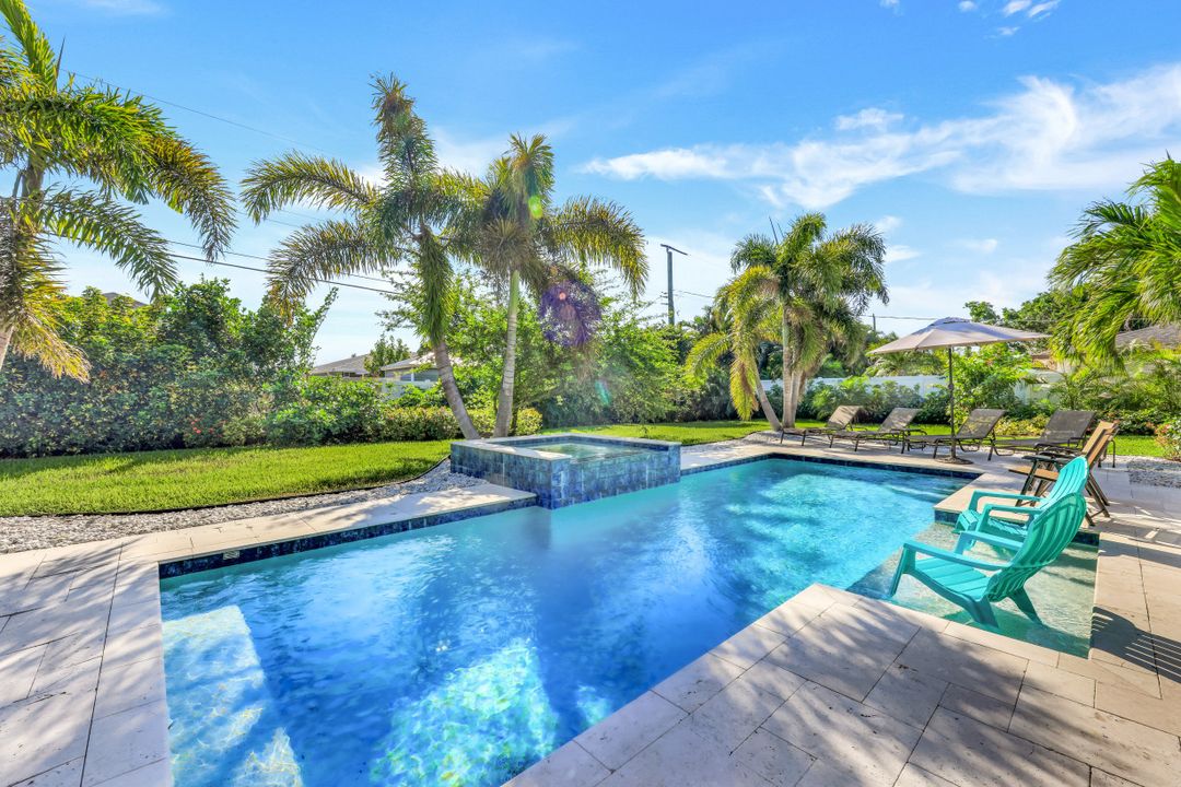 580 105th Ave N, Naples, FL 34108