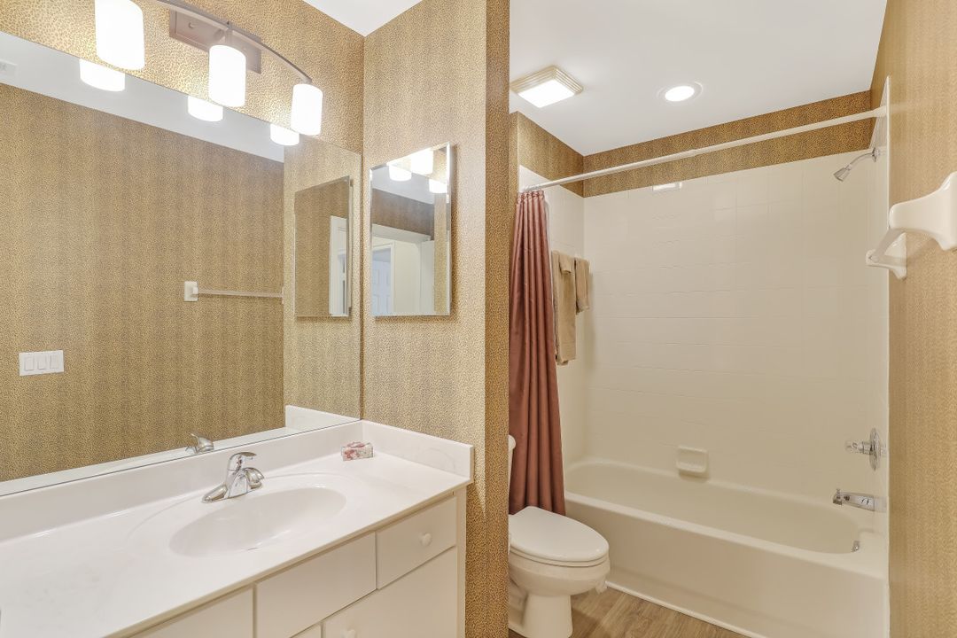 1886 Tarpon Bay Dr S #304, Naples, FL 34119