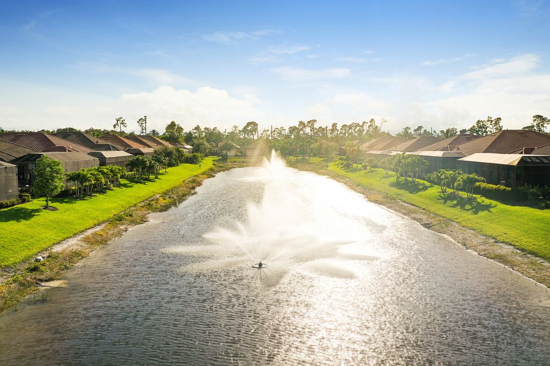 7446 Lantana Cir, Naples, FL 34119