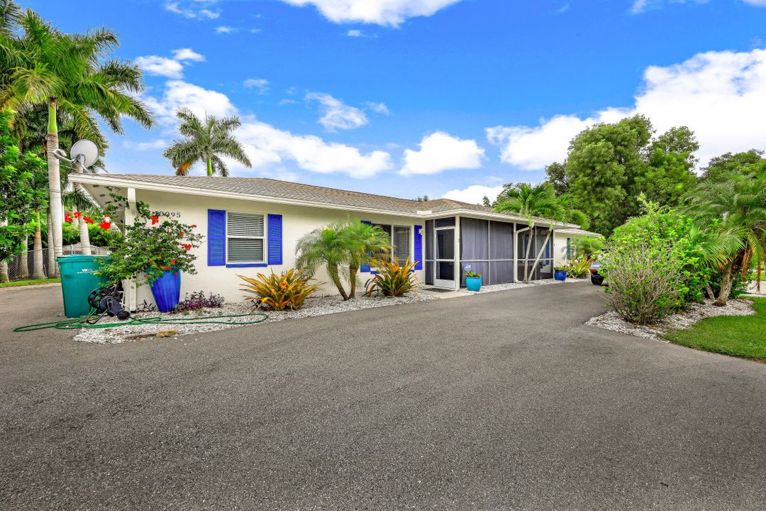 10095 7th St N #2, Naples, FL 34108