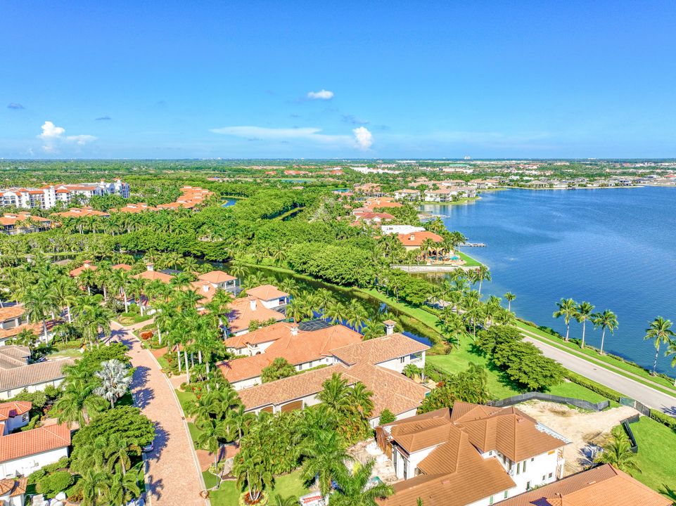 18000 Via Bellamare Ln, Miromar Lakes, FL 33913