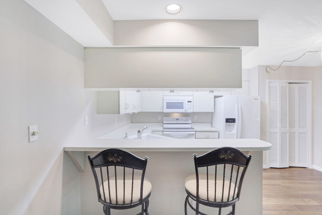 127 Forest Lakes Blvd, Naples, FL 34105