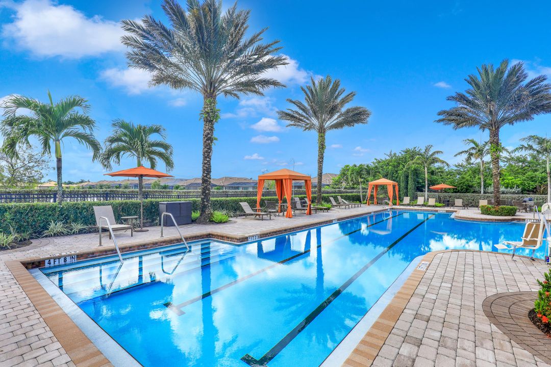 8199 Lucello Terrace N, Naples, FL 34114