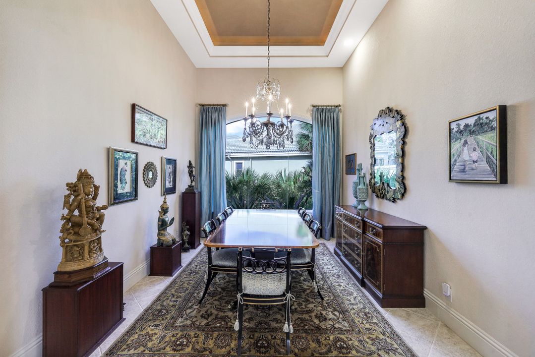 963 Barcarmil Way, Naples, FL 34110