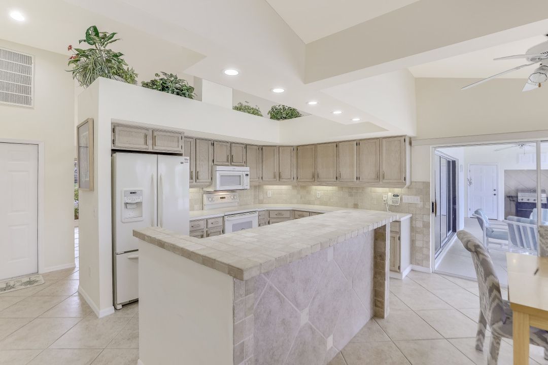 370 Capistrano Ct, Marco Island, FL 34145