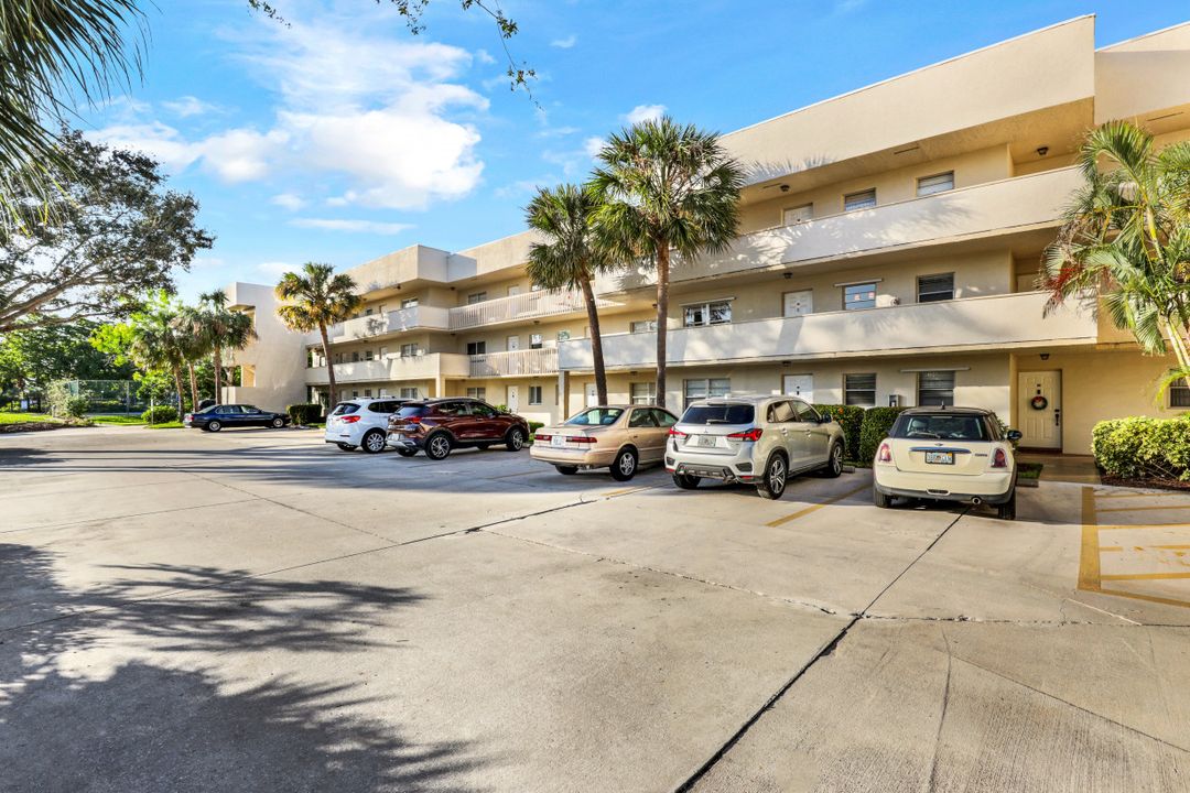501 Forest Lakes Blvd #205, Naples, FL 34105