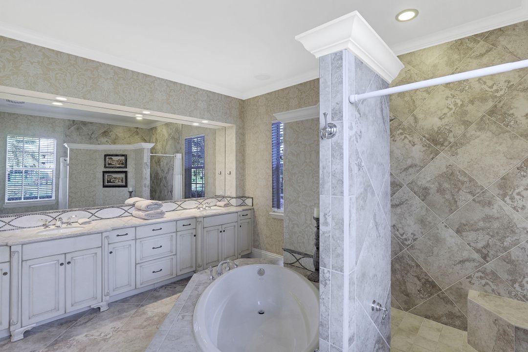 3740 Mossy Oak Dr, Fort Myers, FL 33905