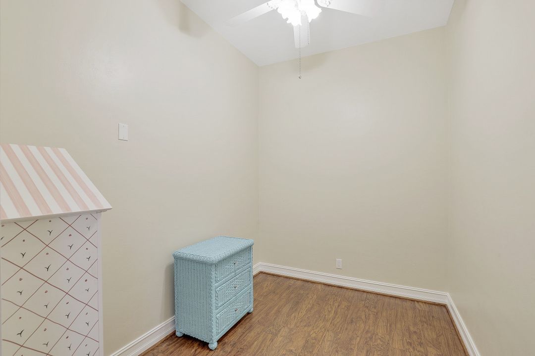 940 Oakes Blvd, Naples, FL 34119